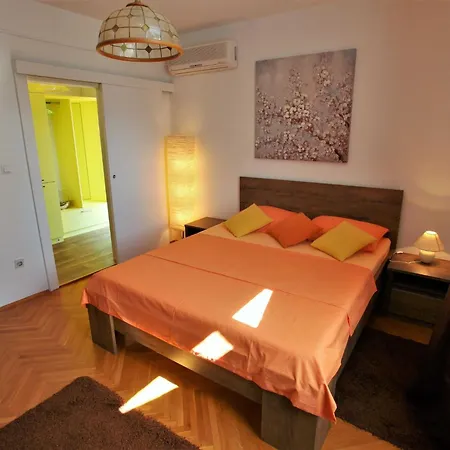 Garden M&m - One Bedroom Apartment