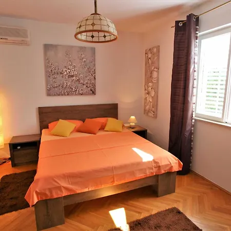 Garden M&m - One Bedroom Apartment *