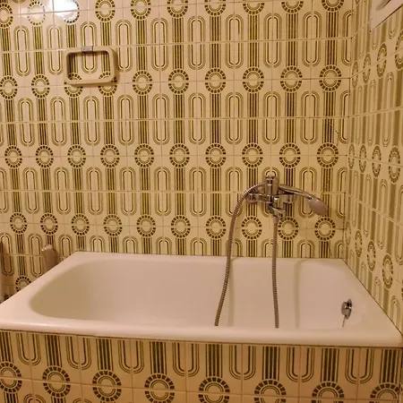 Garden M&m - One Bedroom *