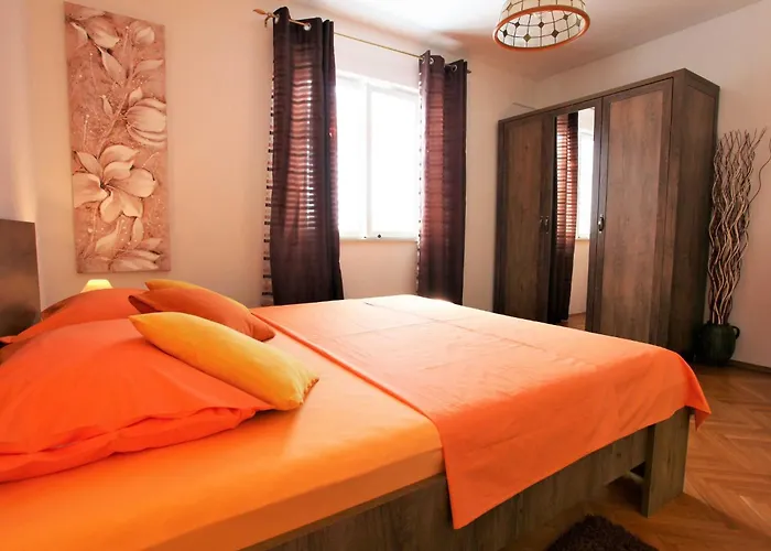 Garden M&m - One Bedroom *